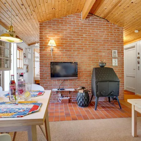 Holiday home Mirla - 300m From The Sea By Interhome *